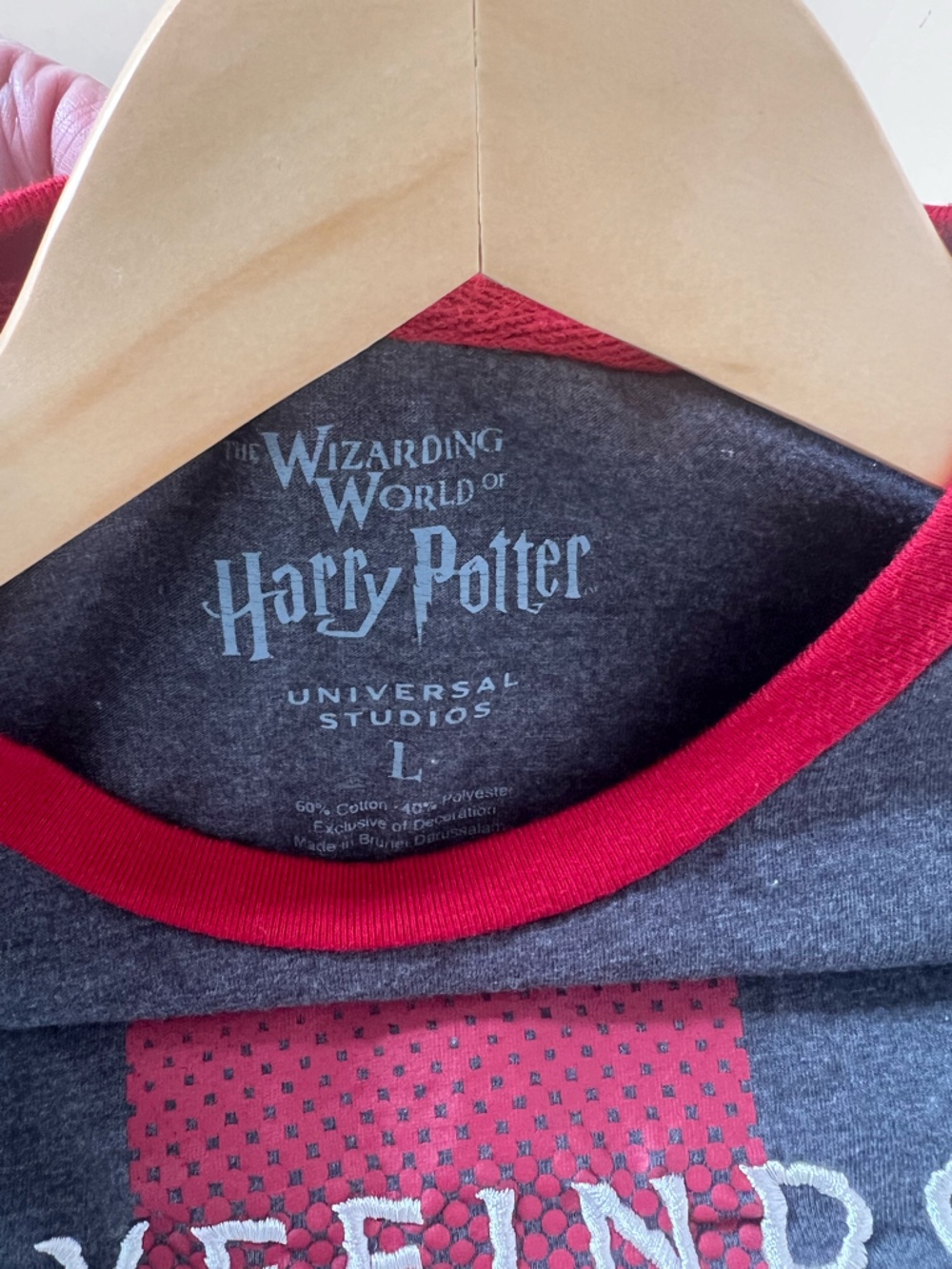Gryffindor Keeper Short Sleeve Tee - Dark Gray & Red- Men’s Large - Picture 3 of 8